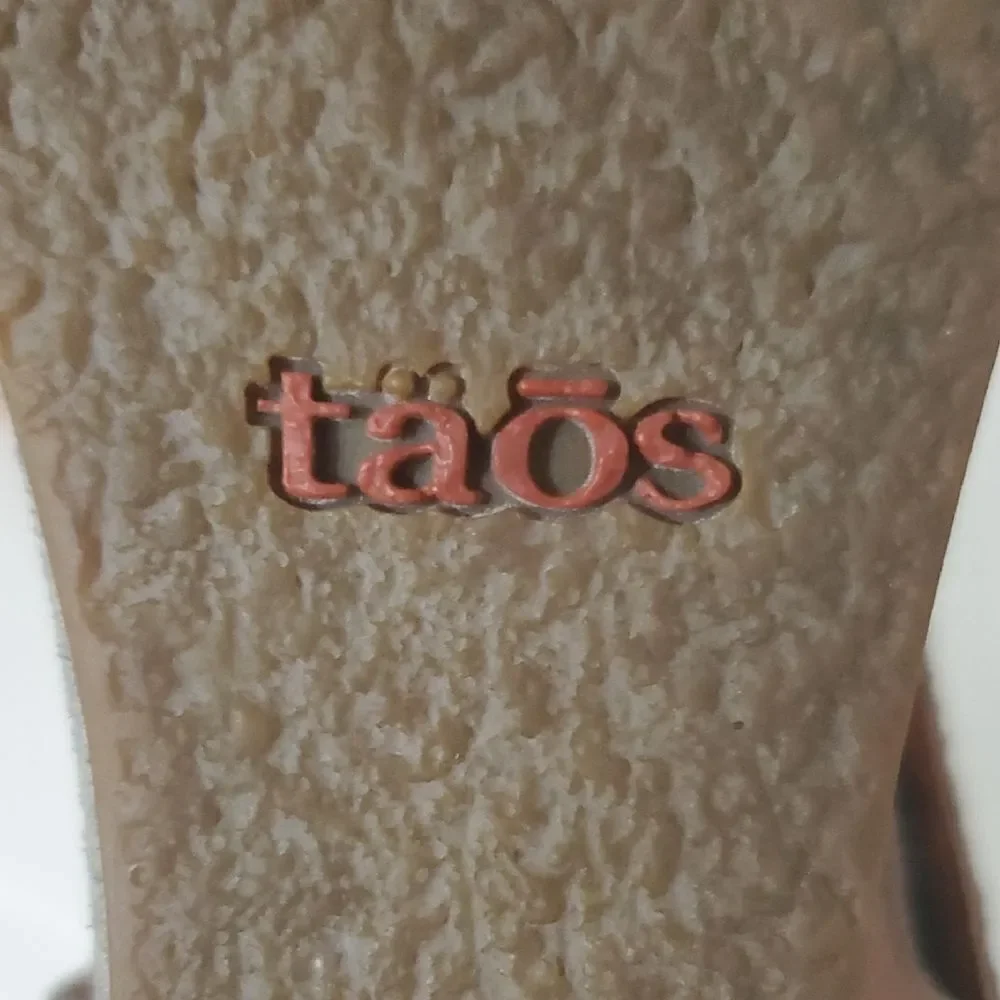 Taos Footwear Festival Snakeskin Taupe Leather Wedge  Sandals Women's Size EU 39